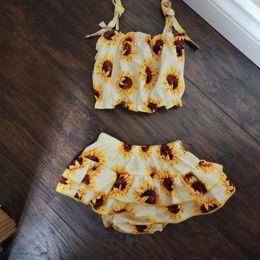 Romper - Picture 2 of 5